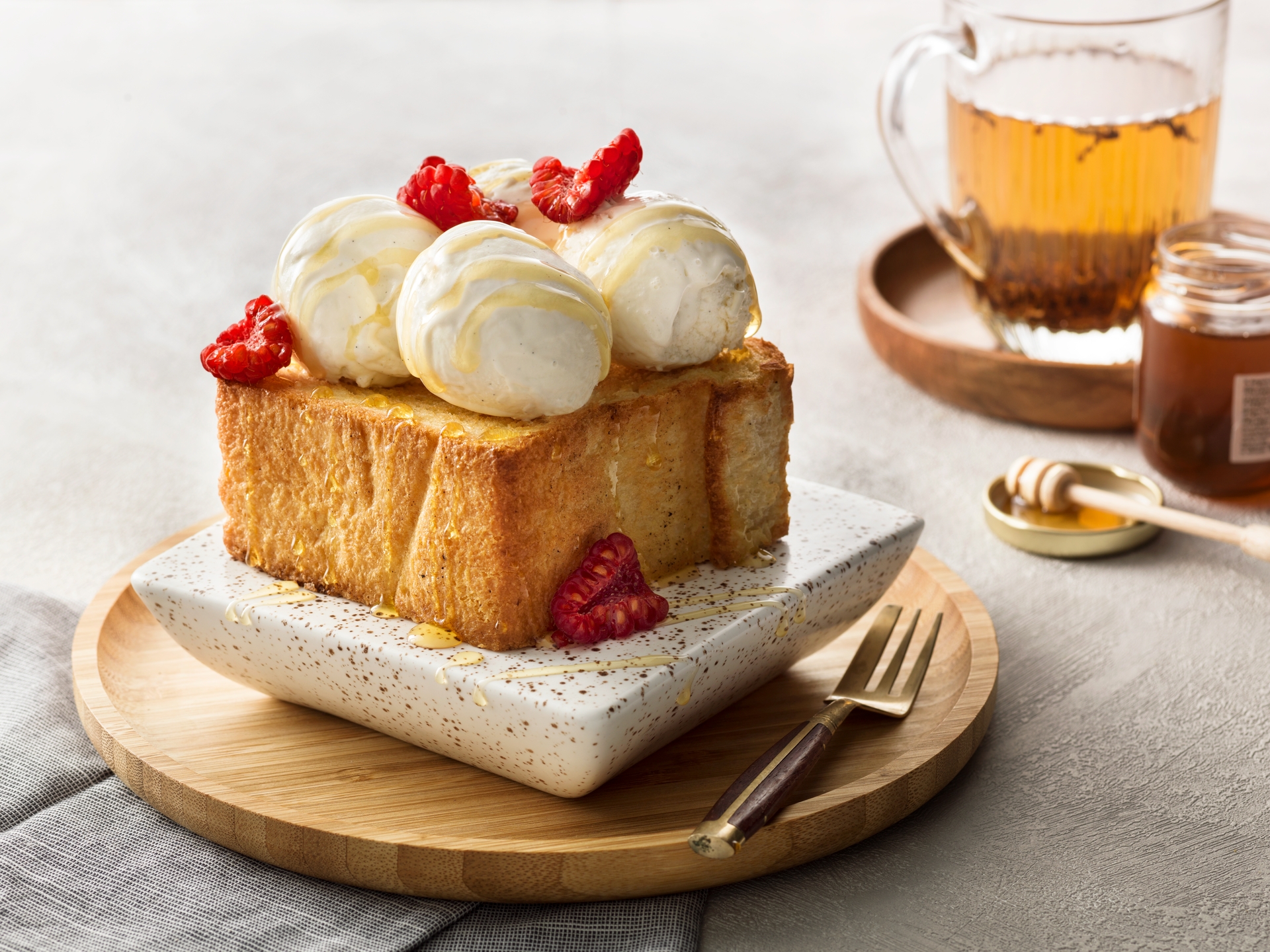 Butter_Honey_Toast_Bread_10127_Low-res-1920.PNG